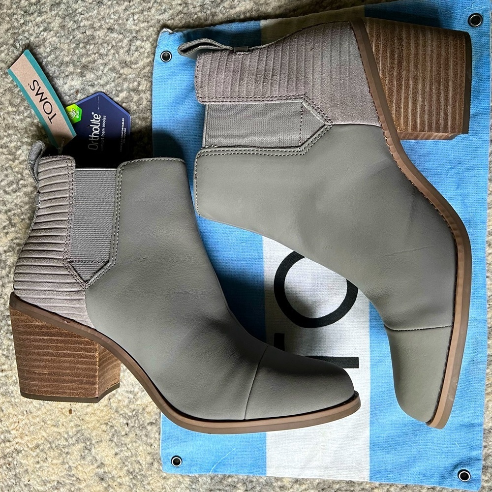 NWT Toms Everly Ortholite Heeled Boot Women’s 8.5 in Cement Leather/Cord Suede